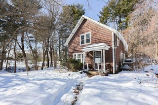 14 Leonard Ln, Holbrook, MA 02343
