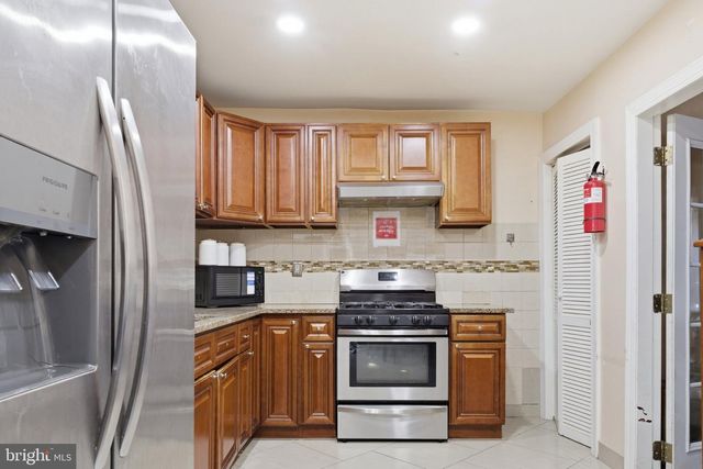 120 S 5TH AVE, Reading, PA 19611