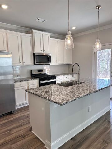 454 Sterling Creek Way, Loganville, GA 30052