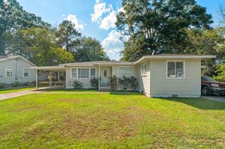 211 Waller St., Petal, MS 39465