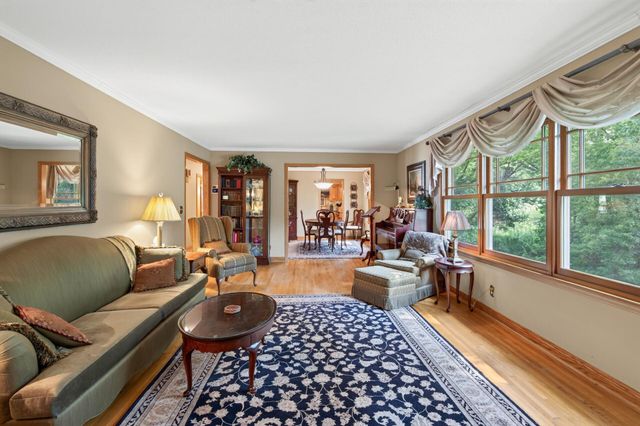 9923 Brookside Circle, Bloomington, MN 55431