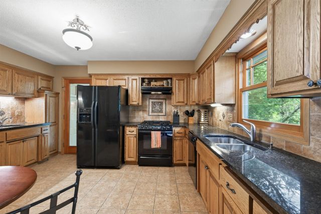 9923 Brookside Circle, Bloomington, MN 55431