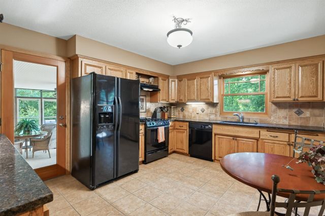 9923 Brookside Circle, Bloomington, MN 55431