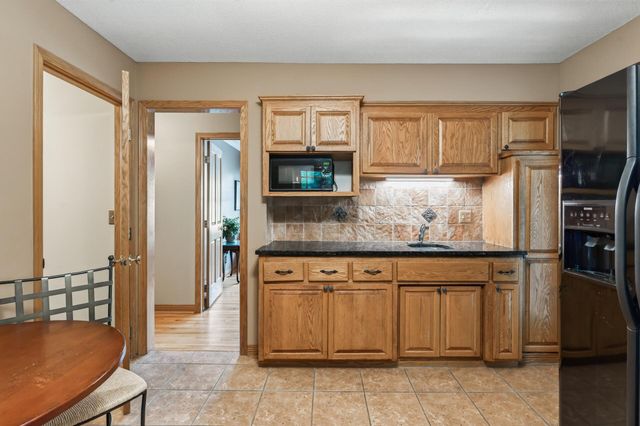 9923 Brookside Circle, Bloomington, MN 55431