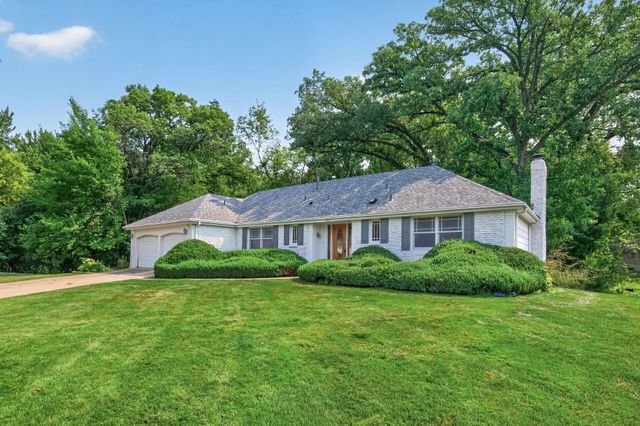 9923 Brookside Circle, Bloomington, MN 55431