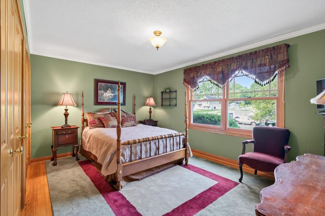 9923 Brookside Circle, Bloomington, MN 55431