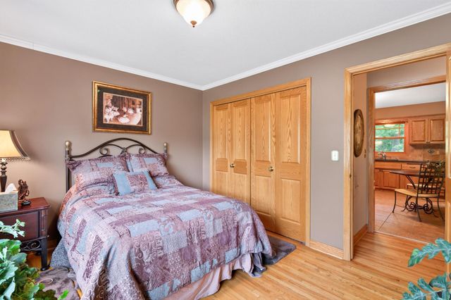 9923 Brookside Circle, Bloomington, MN 55431