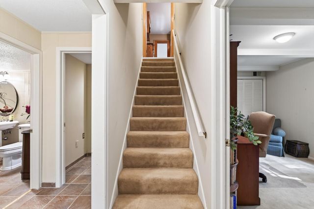 9923 Brookside Circle, Bloomington, MN 55431