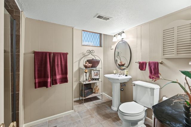 9923 Brookside Circle, Bloomington, MN 55431