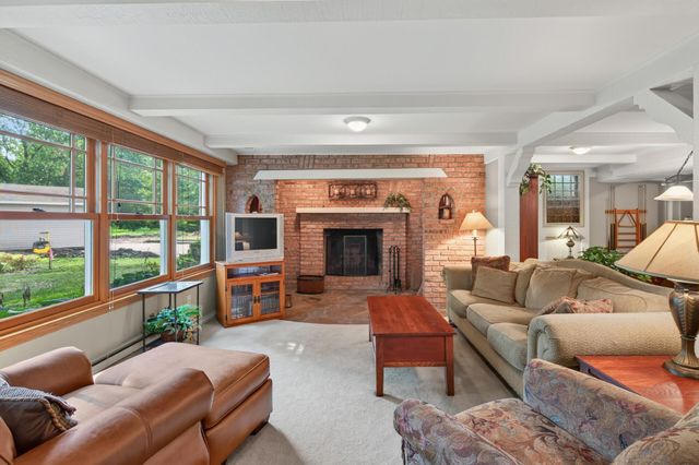 9923 Brookside Circle, Bloomington, MN 55431