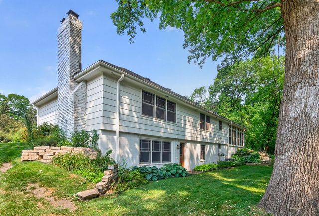 9923 Brookside Circle, Bloomington, MN 55431