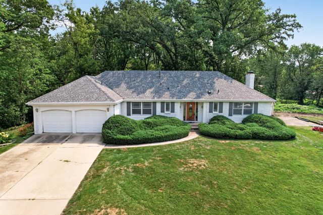 9923 Brookside Circle, Bloomington, MN 55431