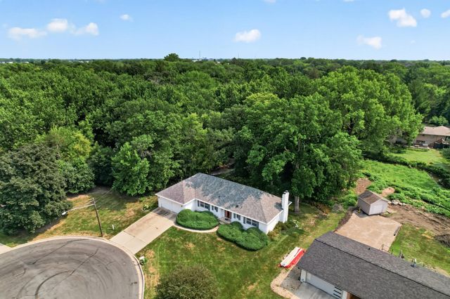 9923 Brookside Circle, Bloomington, MN 55431