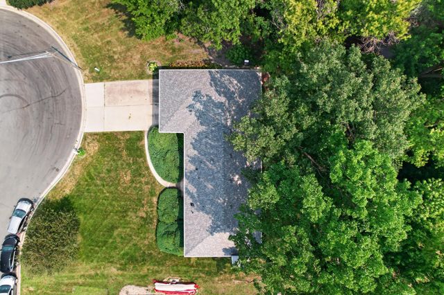 9923 Brookside Circle, Bloomington, MN 55431