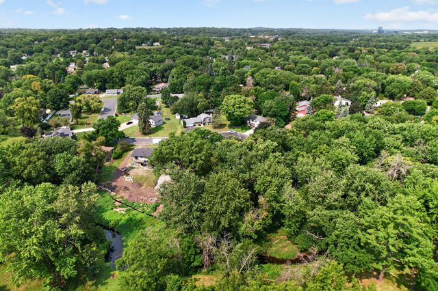 9923 Brookside Circle, Bloomington, MN 55431
