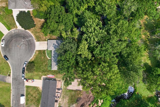 9923 Brookside Circle, Bloomington, MN 55431