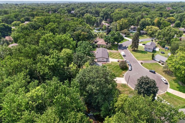 9923 Brookside Circle, Bloomington, MN 55431