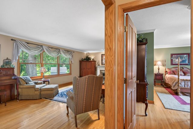 9923 Brookside Circle, Bloomington, MN 55431