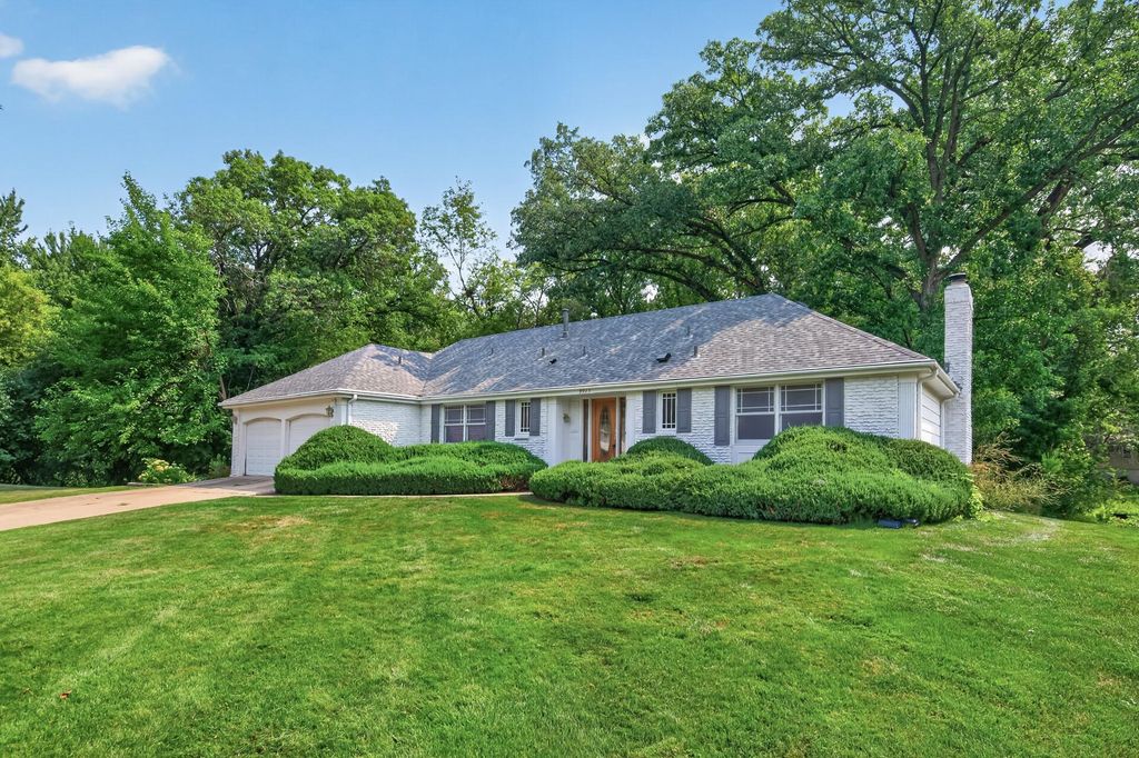9923 Brookside Circle, Bloomington, MN 55431 — photo 2