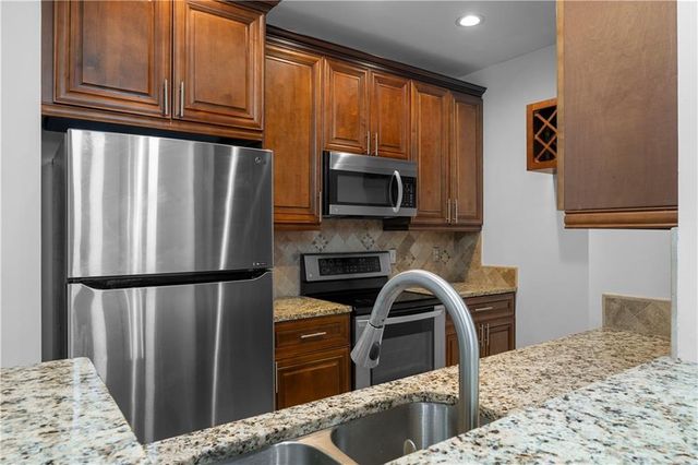 2700 Pine Tree Road NE 2104, Atlanta, GA 30324