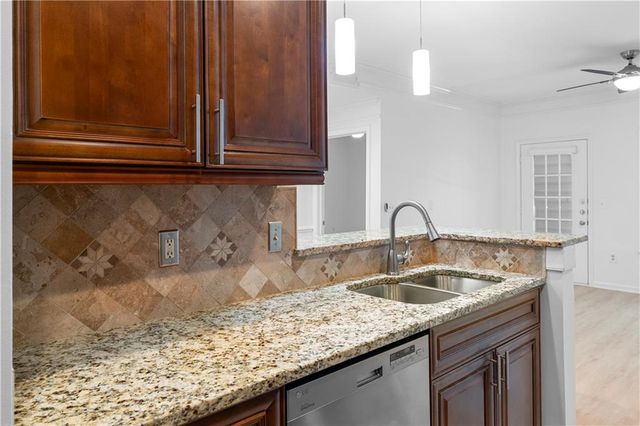 2700 Pine Tree Road NE 2104, Atlanta, GA 30324