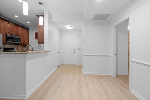 2700 Pine Tree Road NE 2104, Atlanta, GA 30324