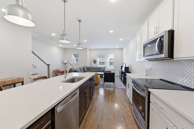 204 Thompson Park Dr, Nashville, TN 37211