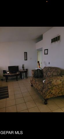 2121 LAKE OMEGA Street, El Paso, TX 79936