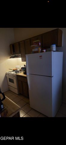 2121 LAKE OMEGA Street, El Paso, TX 79936