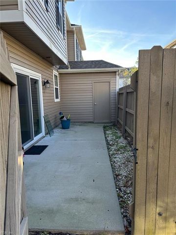 1612 Halesworth LN, Virginia Beach, VA 23456