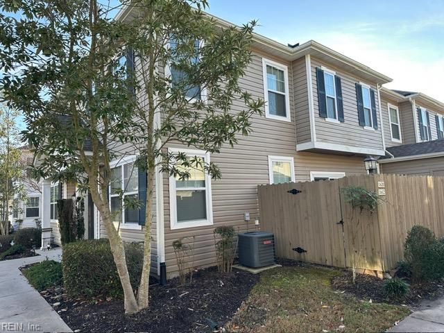 1612 Halesworth LN, Virginia Beach, VA 23456