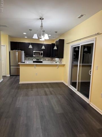 1612 Halesworth LN, Virginia Beach, VA 23456