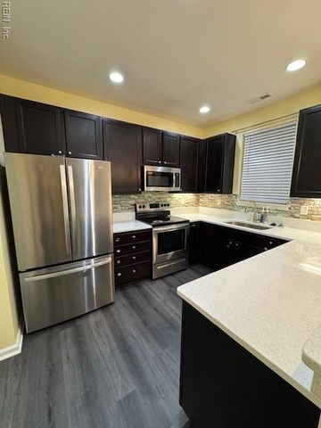 1612 Halesworth LN, Virginia Beach, VA 23456