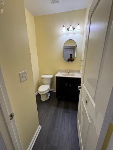 1612 Halesworth LN, Virginia Beach, VA 23456