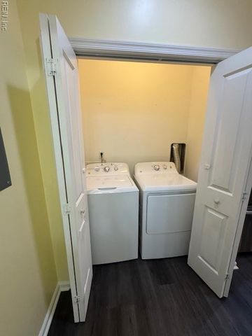 1612 Halesworth LN, Virginia Beach, VA 23456