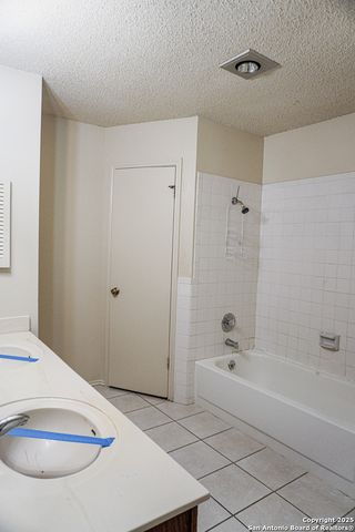 189 Meadowland, Universal City, TX 78148