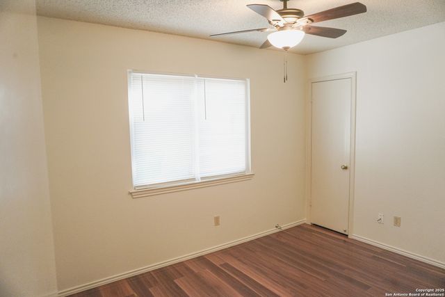 189 Meadowland, Universal City, TX 78148