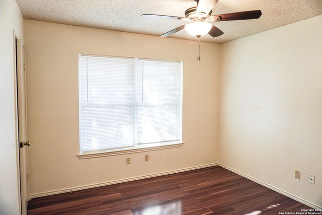 189 Meadowland, Universal City, TX 78148