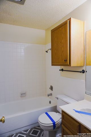 189 Meadowland, Universal City, TX 78148