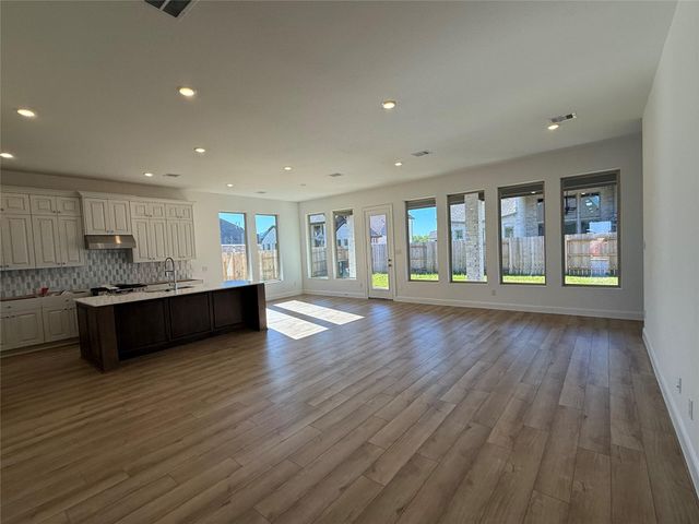 6006 Marina Ray Drive, Baytown, TX 77521