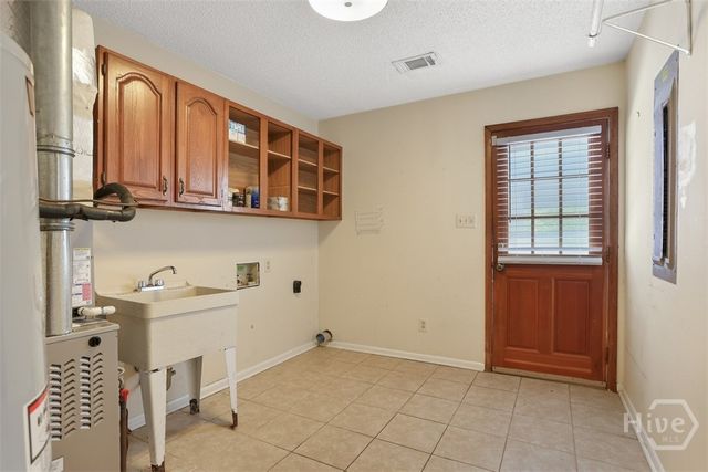 1765 Grove Point Road, Savannah, GA 31419