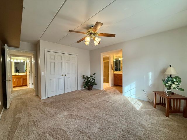 908 Swan Drive 2d, Dyer, IN 46311