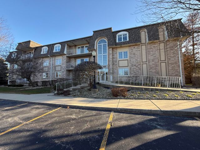 908 Swan Drive 2d, Dyer, IN 46311