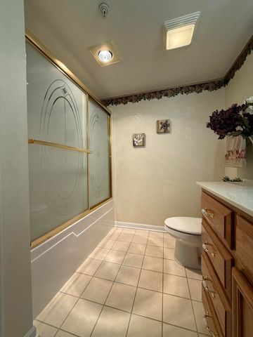 908 Swan Drive 2d, Dyer, IN 46311