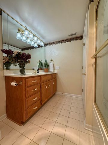 908 Swan Drive 2d, Dyer, IN 46311