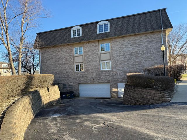 908 Swan Drive 2d, Dyer, IN 46311