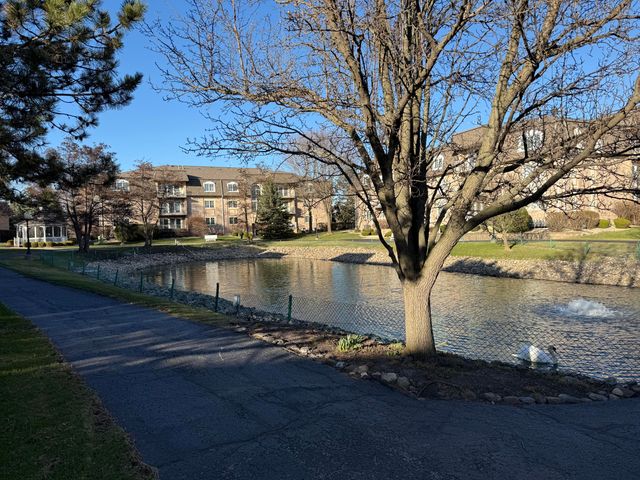 908 Swan Drive 2d, Dyer, IN 46311