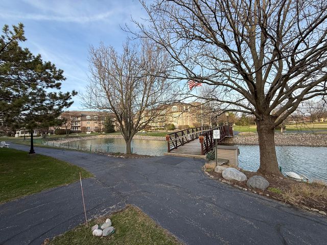 908 Swan Drive 2d, Dyer, IN 46311