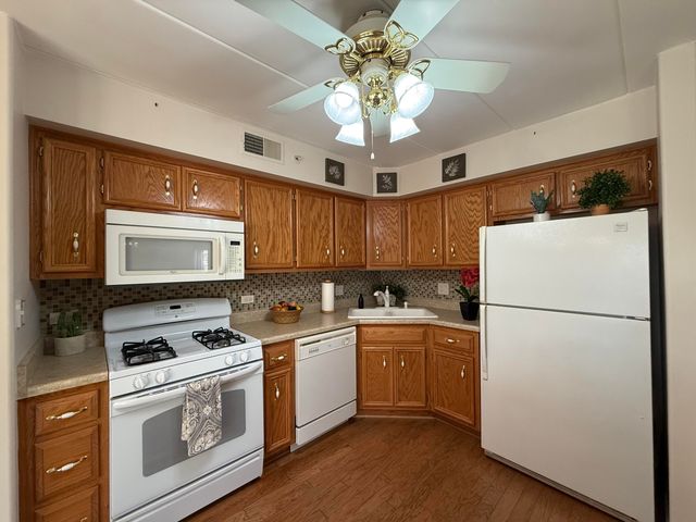 908 Swan Drive 2d, Dyer, IN 46311