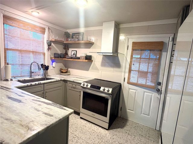 2830 48TH STREET S, Gulfport, FL 33711